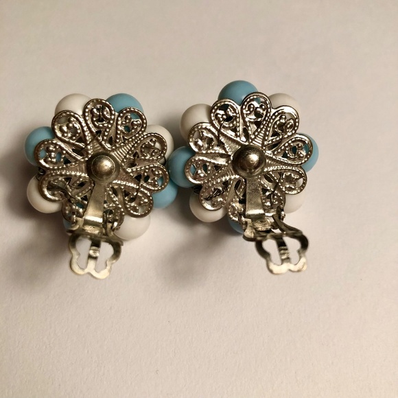 Fun White/Light Blue Cluster Clip-on Earrings JAPAN - Picture 3 of 5